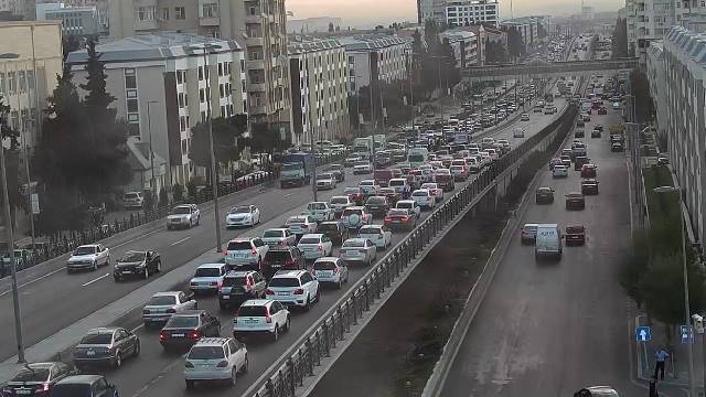 На одном из проспектов Баку произошло ДТП - ФОТО